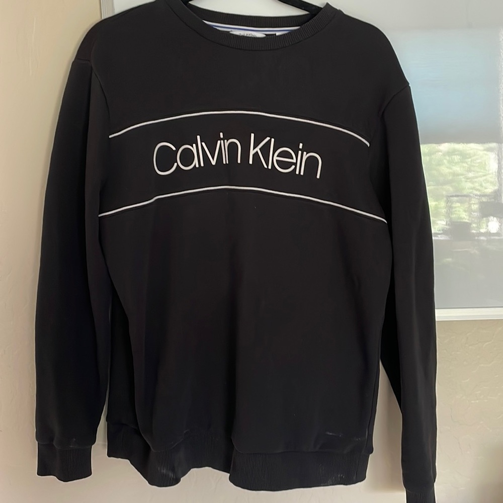 Men’s Calvin Klein black crew sweatshirt.